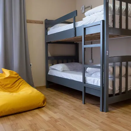 بيت شباب Mandarine تيرانا