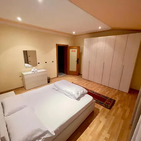 Mandarine بيت شباب