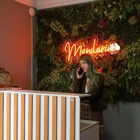 بيت شباب Mandarine