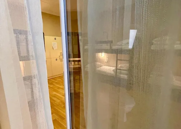 Mandarine بيت شباب تيرانا